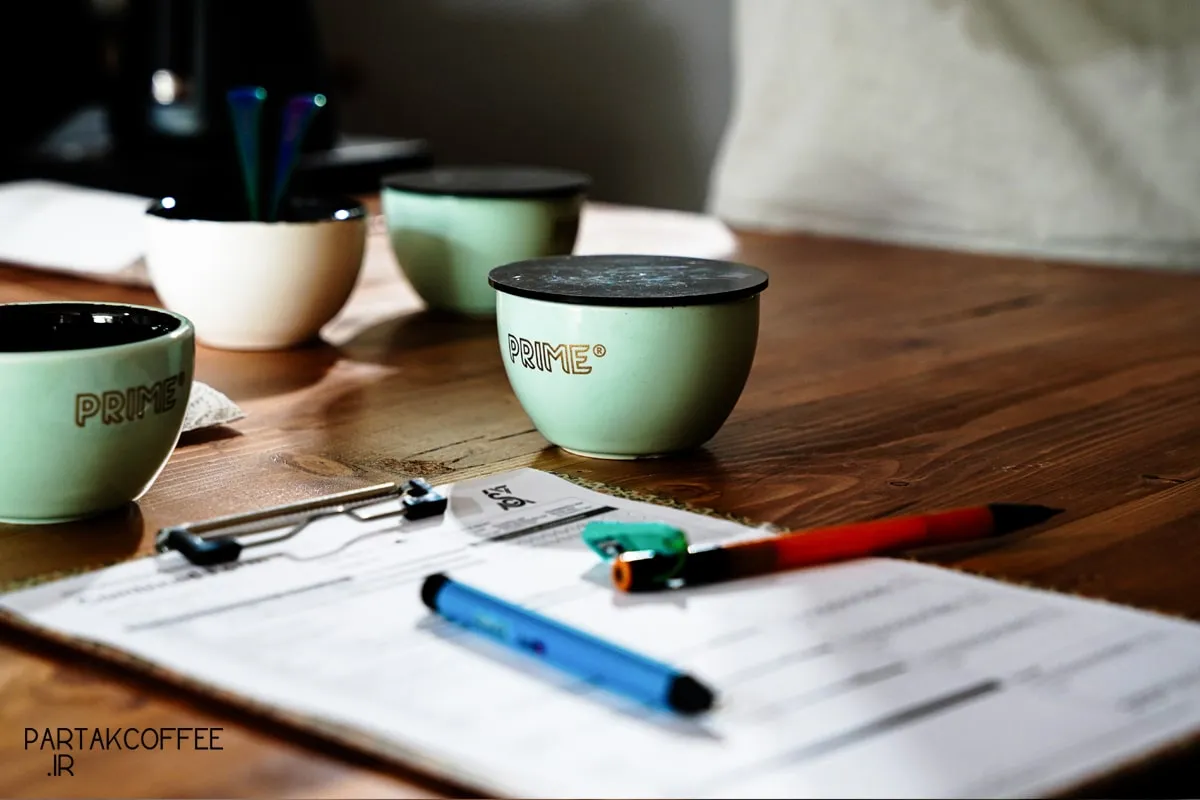 امتیاز SCA در قهوه به چه معناست؟ راهنمای کامل نمرهدهی قهوه تخصصی 2 رمزگشایی اعداد؛ جدول امتیازات SCA و معنای هر بازه