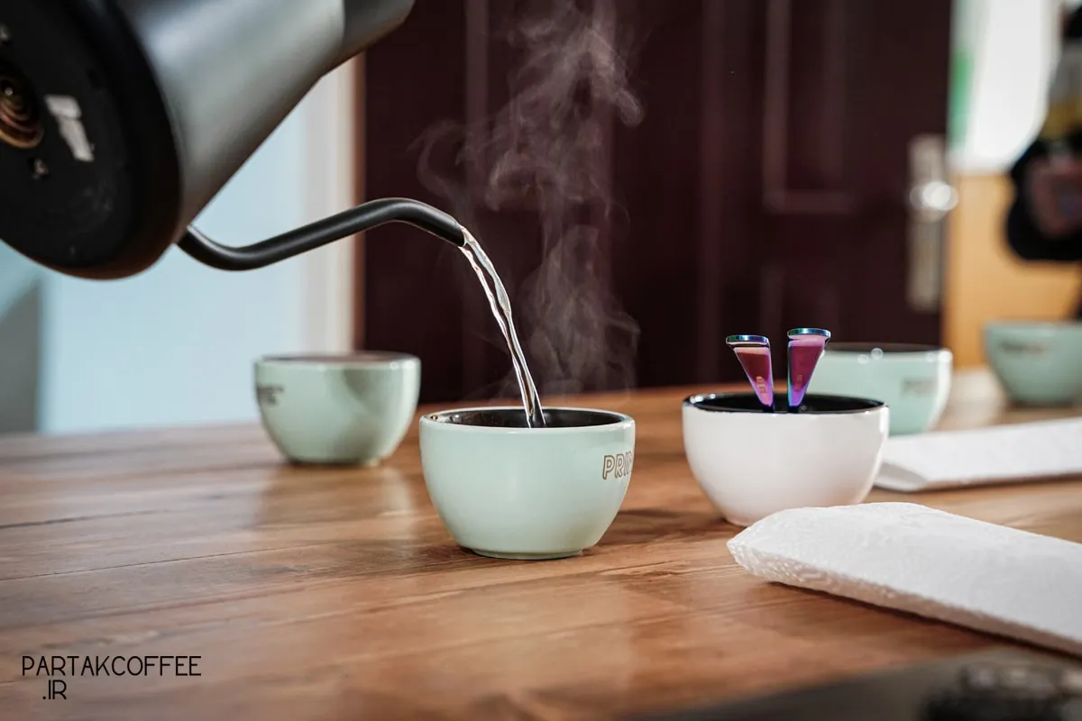 امتیاز SCA در قهوه به چه معناست؟ راهنمای کامل نمرهدهی قهوه تخصصی 1 فرایند کاپینگ (Cupping) و امتیاز دهی قهوه